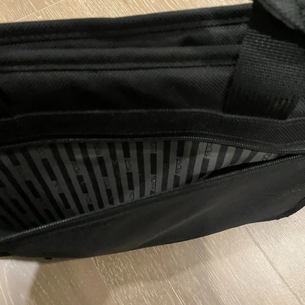 TUMI Slim Laptop Bag Briefcase Unisex design